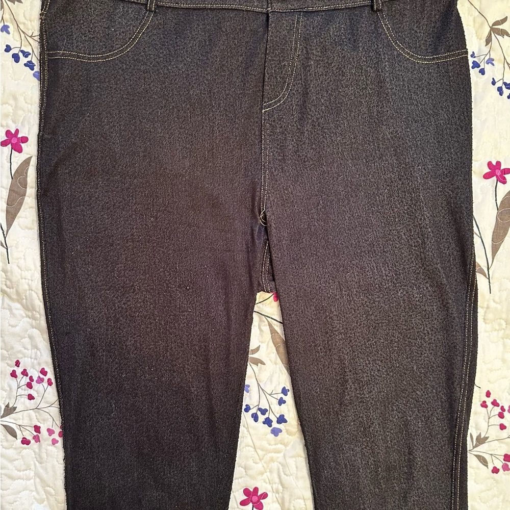 Black Capri Jeggings Size 1X with Classic Straight-Leg Design